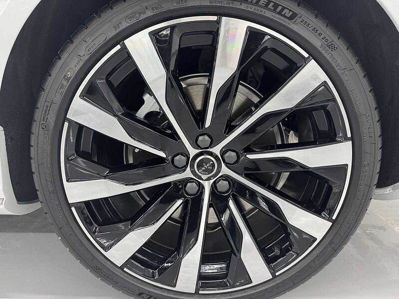 Volvo Ultra, B5 마일드 하이브리드, 가솔린, 브라이트