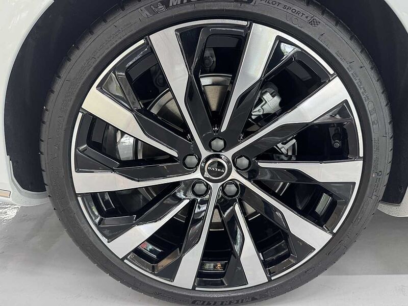 Volvo Ultra, B5 마일드 하이브리드, 가솔린, 브라이트