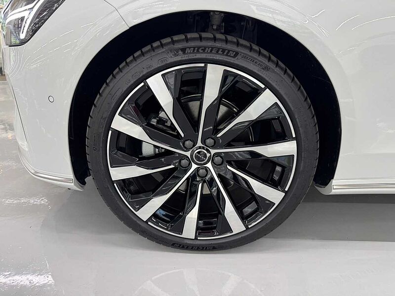 Volvo Ultra, B5 마일드 하이브리드, 가솔린, 브라이트