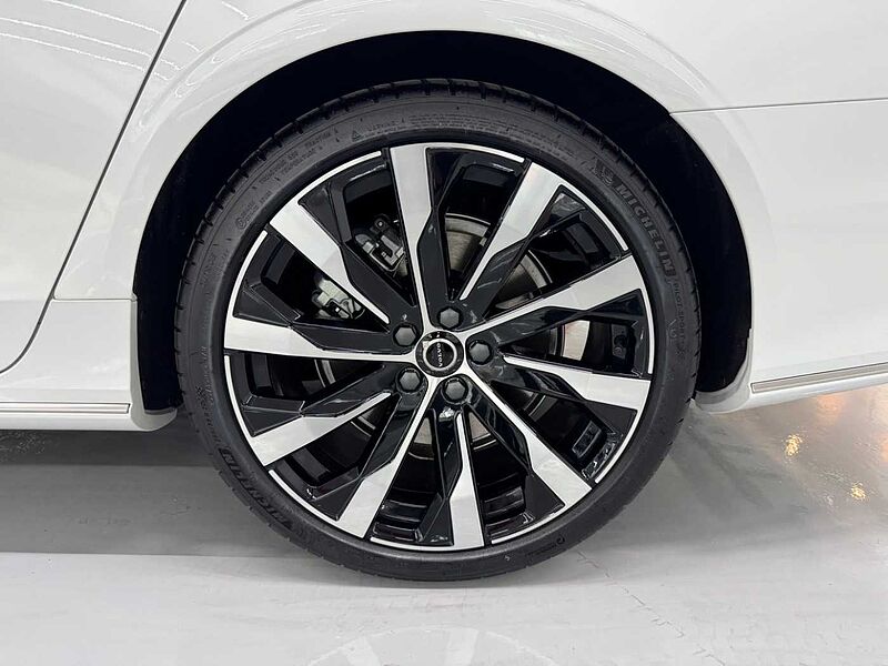 Volvo Ultra, B5 마일드 하이브리드, 가솔린, 브라이트