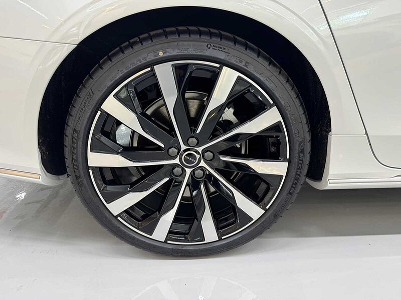 Volvo Ultra, B5 마일드 하이브리드, 가솔린, 브라이트