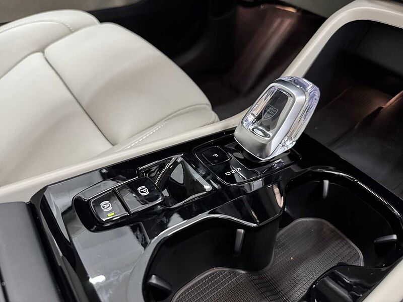 Volvo Ultra, B4 AWD 마일드 하이브리드, 가솔린, 브라이트