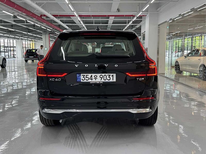 Volvo Ultra, T8 AWD 플러그-인 하이브리드, 전기/가솔린, 브라이트