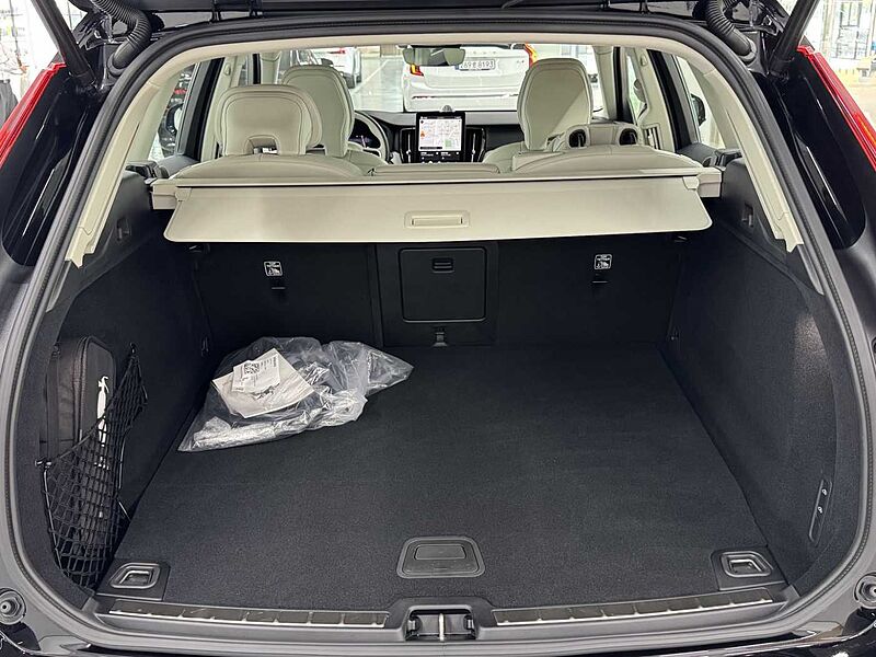Volvo Ultra, T8 AWD 플러그-인 하이브리드, 전기/가솔린, 브라이트
