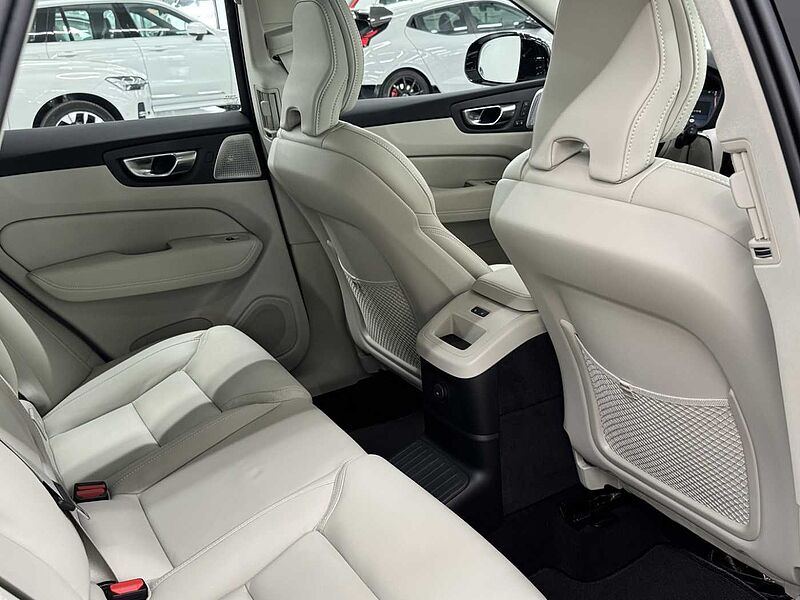 Volvo Ultra, T8 AWD 플러그-인 하이브리드, 전기/가솔린, 브라이트