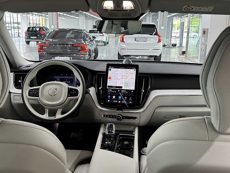 Volvo Ultra, T8 AWD 플러그-인 하이브리드, 전기/가솔린, 브라이트