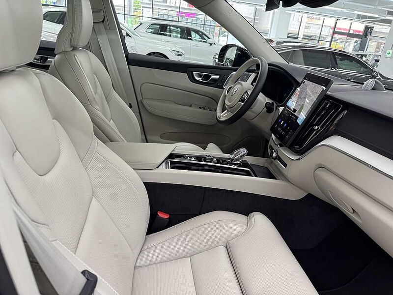 Volvo Ultra, T8 AWD 플러그-인 하이브리드, 전기/가솔린, 브라이트