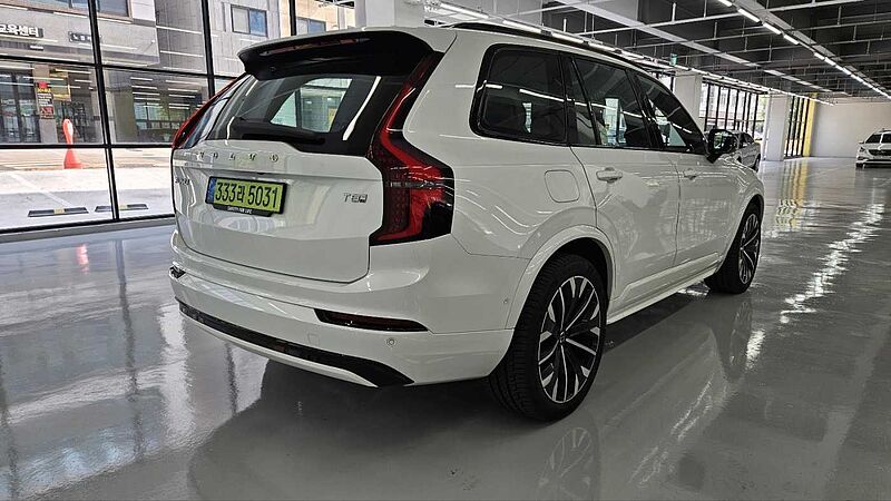 Volvo Ultra, T8 AWD 플러그-인 하이브리드, 전기/가솔린, 다크, 7 좌석