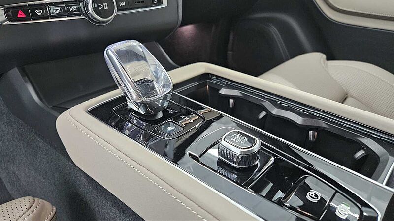 Volvo Ultra, T8 AWD 플러그-인 하이브리드, 전기/가솔린, 다크, 7 좌석