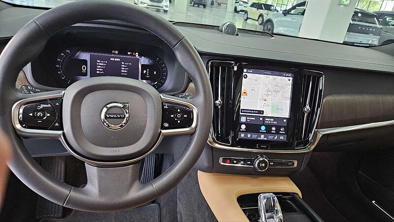 Volvo Ultimate, B5 AWD mild hybrid, 가솔린