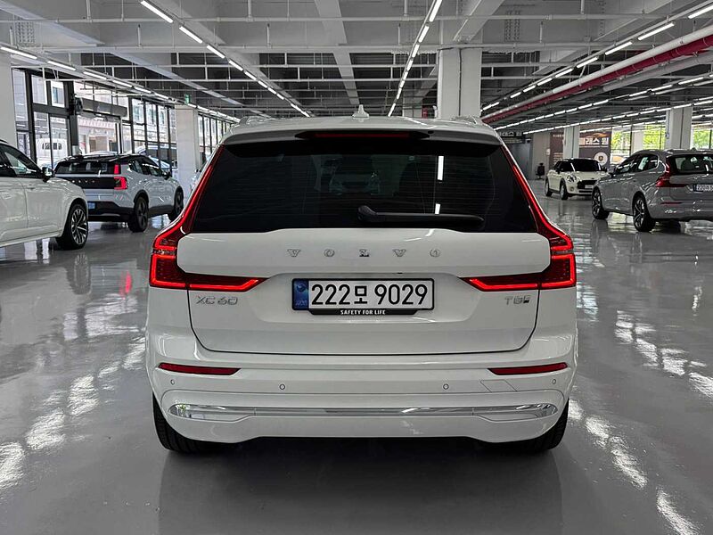 Volvo Ultra, T8 AWD 플러그-인 하이브리드, 전기/가솔린, 브라이트