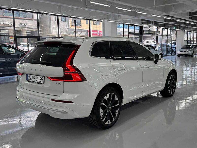 Volvo Ultra, T8 AWD 플러그-인 하이브리드, 전기/가솔린, 브라이트