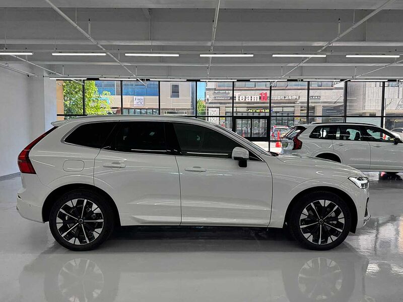 Volvo Ultra, T8 AWD 플러그-인 하이브리드, 전기/가솔린, 브라이트