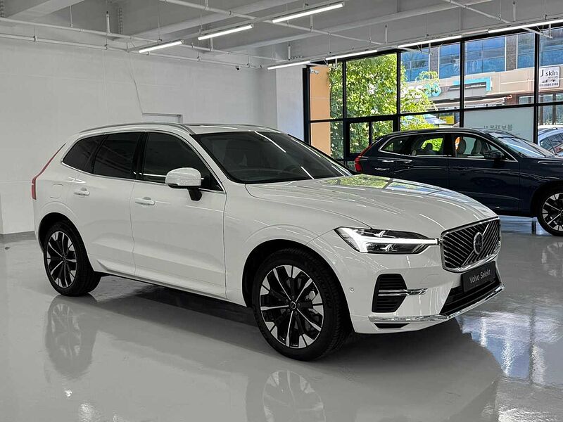 Volvo Ultra, T8 AWD 플러그-인 하이브리드, 전기/가솔린, 브라이트