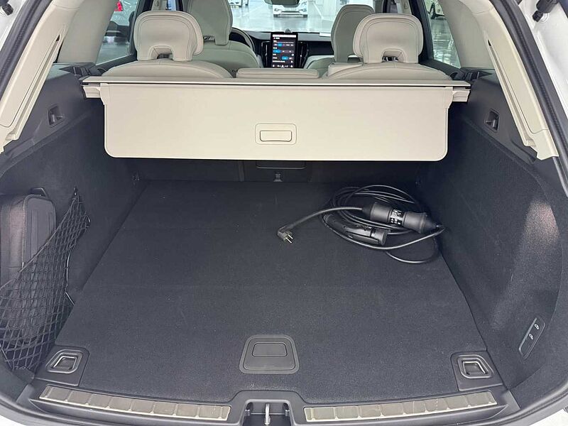 Volvo Ultra, T8 AWD 플러그-인 하이브리드, 전기/가솔린, 브라이트