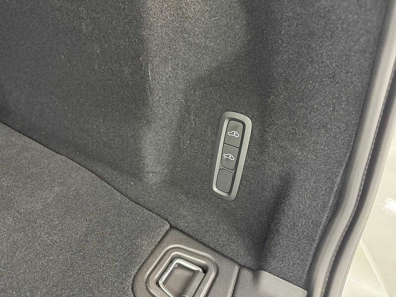 Volvo Ultra, T8 AWD 플러그-인 하이브리드, 전기/가솔린, 브라이트