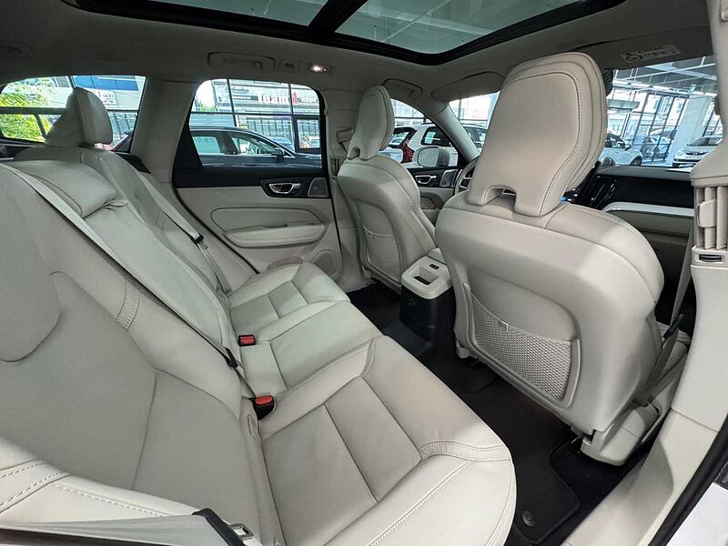 Volvo Ultra, T8 AWD 플러그-인 하이브리드, 전기/가솔린, 브라이트