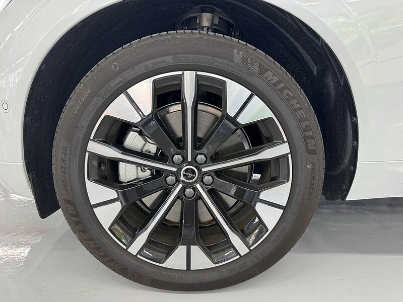 Volvo Ultra, T8 AWD 플러그-인 하이브리드, 전기/가솔린, 브라이트