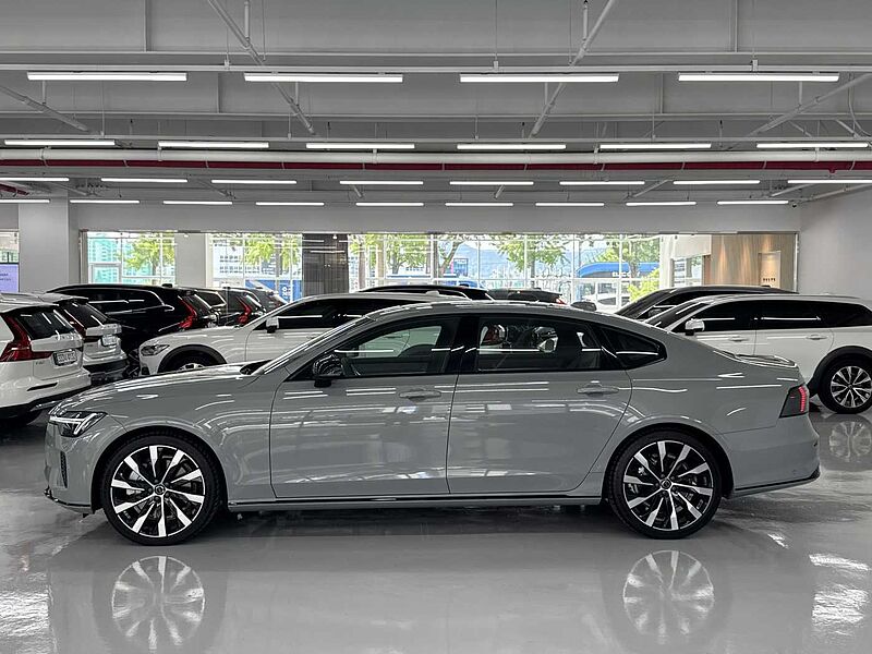 Volvo Ultra, B5 마일드 하이브리드, 가솔린, 다크