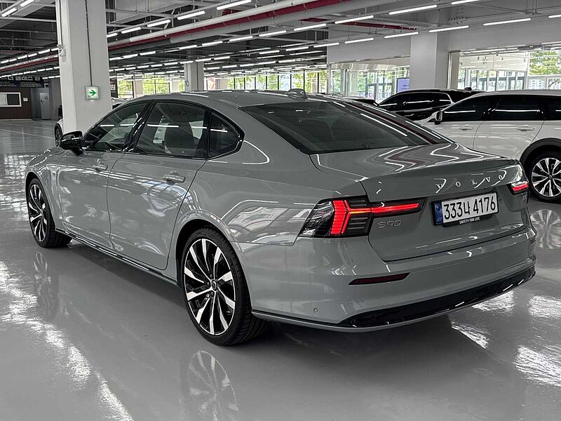 Volvo Ultra, B5 마일드 하이브리드, 가솔린, 다크