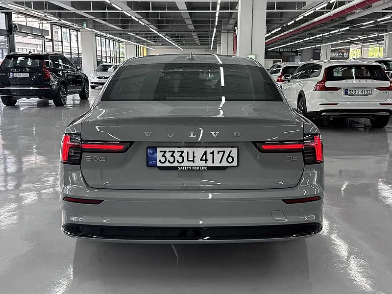 Volvo Ultra, B5 마일드 하이브리드, 가솔린, 다크