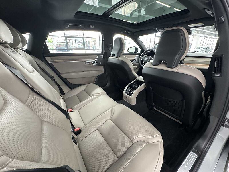 Volvo Ultra, B5 마일드 하이브리드, 가솔린, 다크