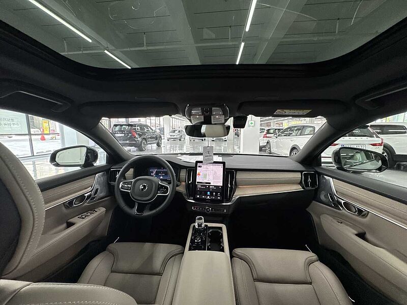 Volvo Ultra, B5 마일드 하이브리드, 가솔린, 다크