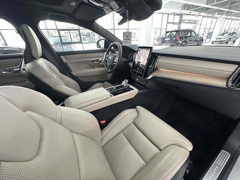 Volvo Ultra, B5 마일드 하이브리드, 가솔린, 다크
