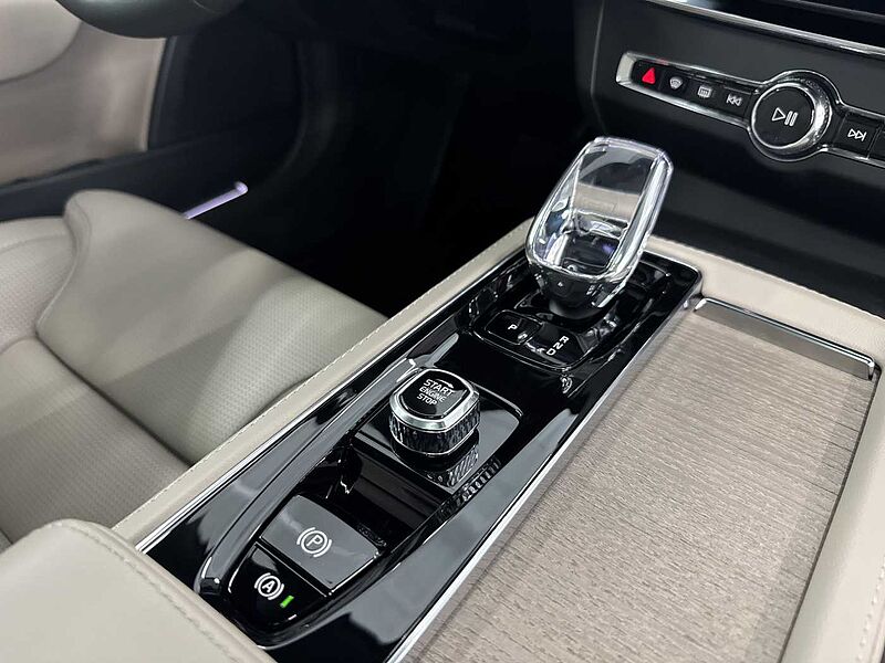 Volvo Ultra, B5 마일드 하이브리드, 가솔린, 다크