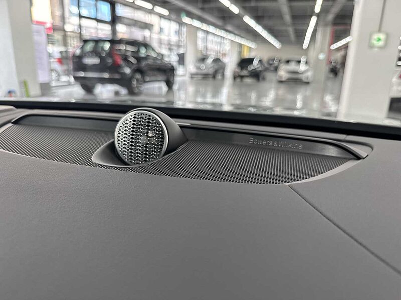 Volvo Ultra, B5 마일드 하이브리드, 가솔린, 다크