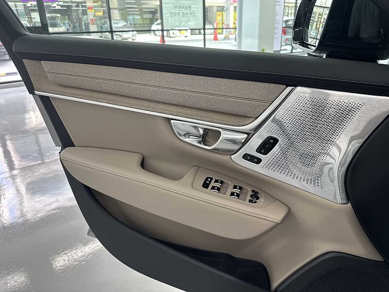 Volvo Ultra, B5 마일드 하이브리드, 가솔린, 다크