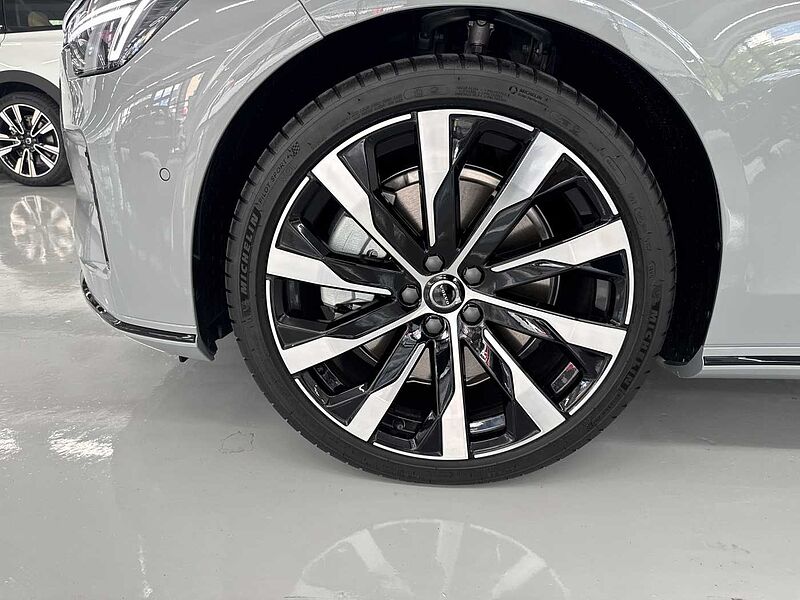 Volvo Ultra, B5 마일드 하이브리드, 가솔린, 다크