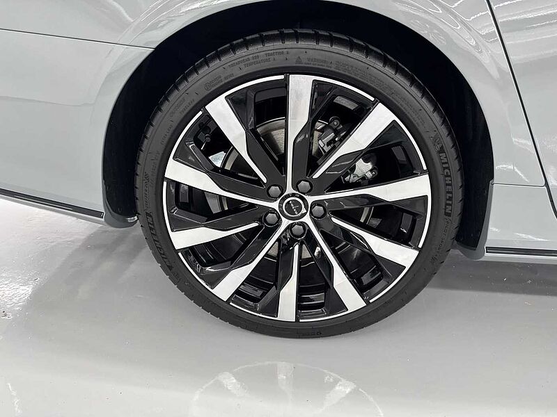 Volvo Ultra, B5 마일드 하이브리드, 가솔린, 다크