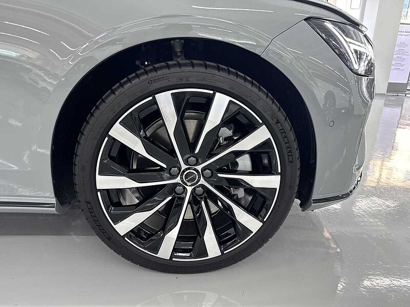 Volvo Ultra, B5 마일드 하이브리드, 가솔린, 다크