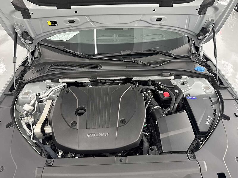 Volvo Ultra, B5 마일드 하이브리드, 가솔린, 다크