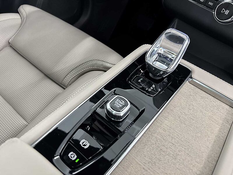 Volvo Ultra, T8 AWD 플러그-인 하이브리드, 전기/가솔린, 브라이트, 7 좌석