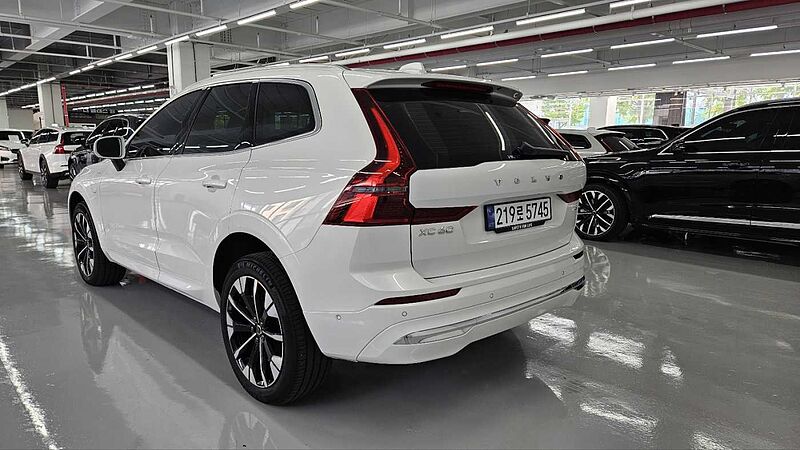 Volvo Ultra, T8 AWD 플러그-인 하이브리드, 전기/가솔린, 브라이트