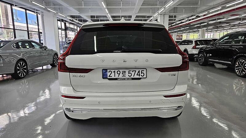 Volvo Ultra, T8 AWD 플러그-인 하이브리드, 전기/가솔린, 브라이트