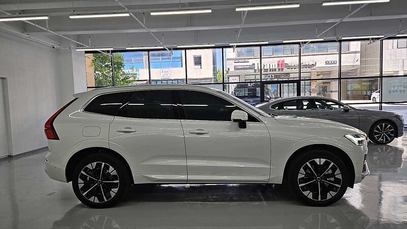Volvo Ultra, T8 AWD 플러그-인 하이브리드, 전기/가솔린, 브라이트