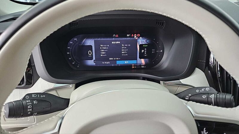 Volvo Ultra, T8 AWD 플러그-인 하이브리드, 전기/가솔린, 브라이트