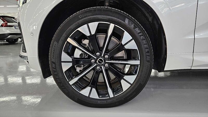 Volvo Ultra, T8 AWD 플러그-인 하이브리드, 전기/가솔린, 브라이트