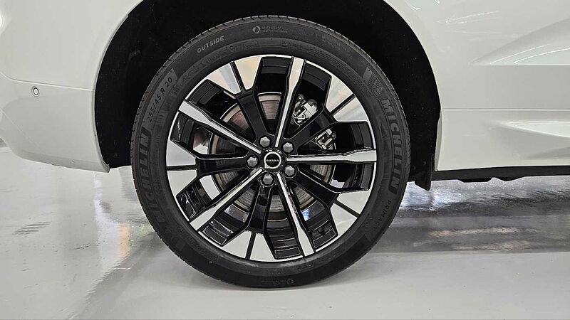 Volvo Ultra, T8 AWD 플러그-인 하이브리드, 전기/가솔린, 브라이트