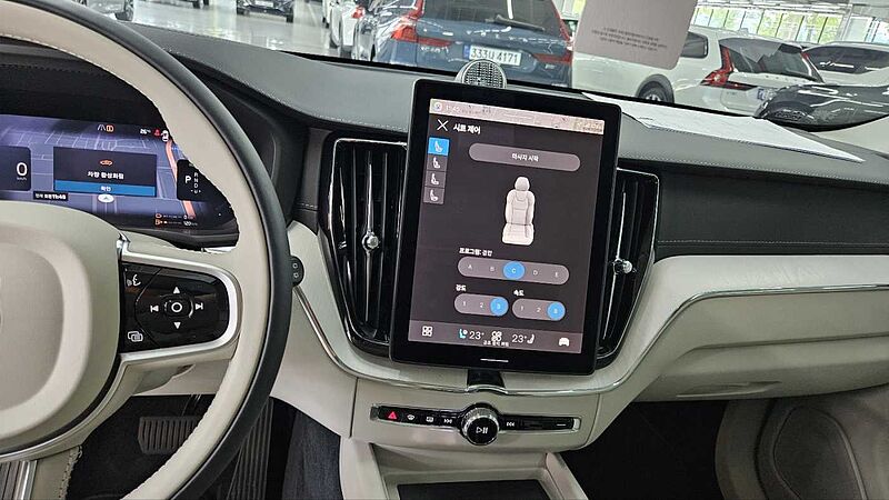 Volvo Ultra, T8 AWD 플러그-인 하이브리드, 전기/가솔린, 브라이트