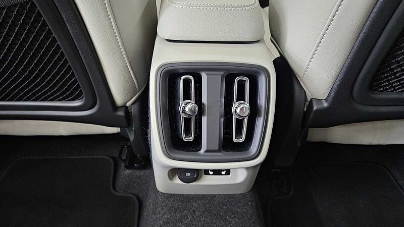 Volvo  Ultra, B4 AWD 마일드 하이브리드, 가솔린, 브라이트