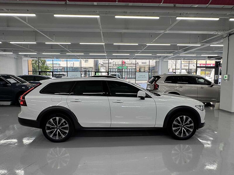 Volvo Ultra, B5 AWD 마일드 하이브리드, 가솔린, 브라이트