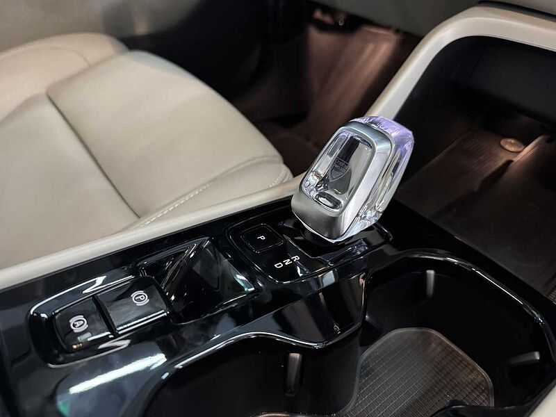 Volvo  Ultra, B4 AWD 마일드 하이브리드, 가솔린, 브라이트