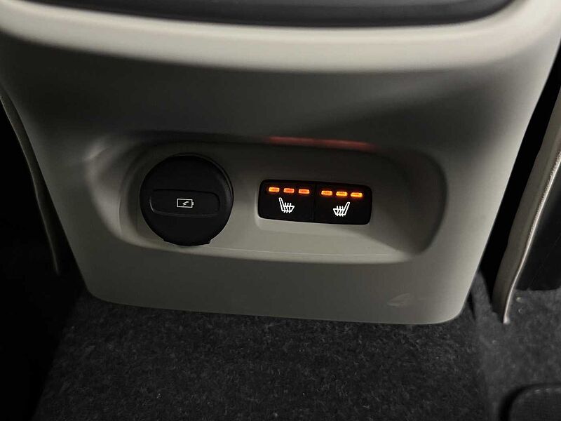 Volvo Ultra, B4 AWD 마일드 하이브리드, 가솔린, 브라이트