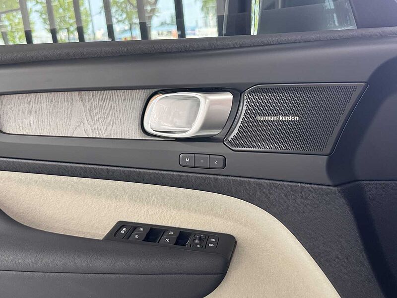 Volvo  Ultra, B4 AWD 마일드 하이브리드, 가솔린, 브라이트
